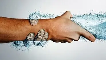 ۸ وضعیت خطرناکی که با کم آبی بدن مرتبط است