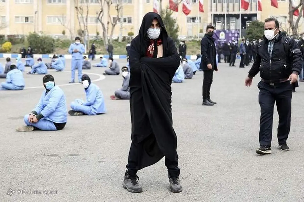 دستگیری یکی از اوباش با پوشش زنانه! +عکس