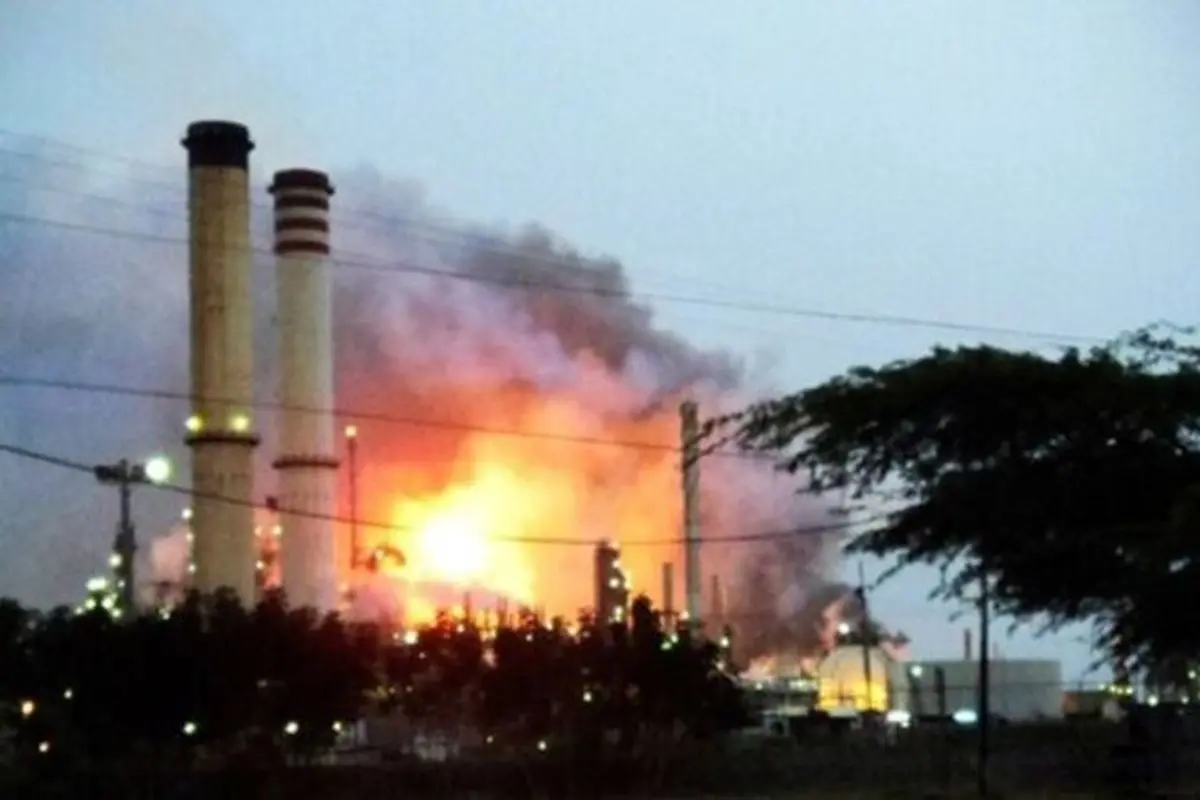 انفجار مرگبار در پالایشگاه نفت اندونزی+فیلم