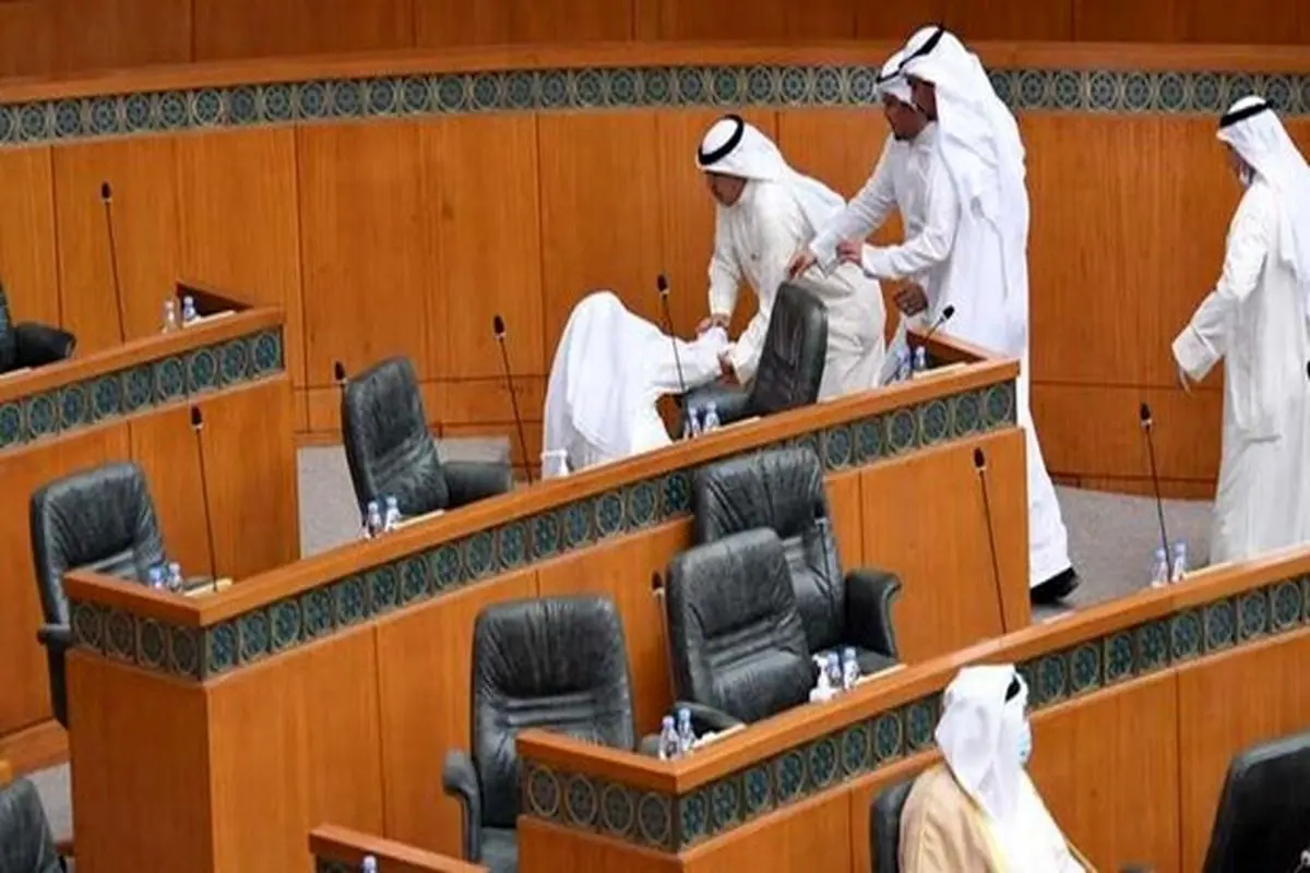 کتک ‌کاری در پارلمان کویت + تصاویر
