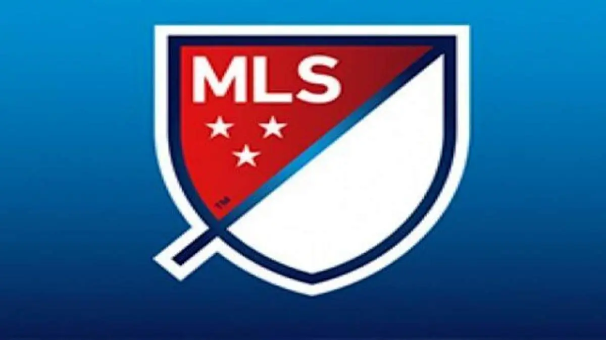 گل کمتر دیده شده؛ حرکت دیدنی با ضربه فریبنده کرنر! + فیلم