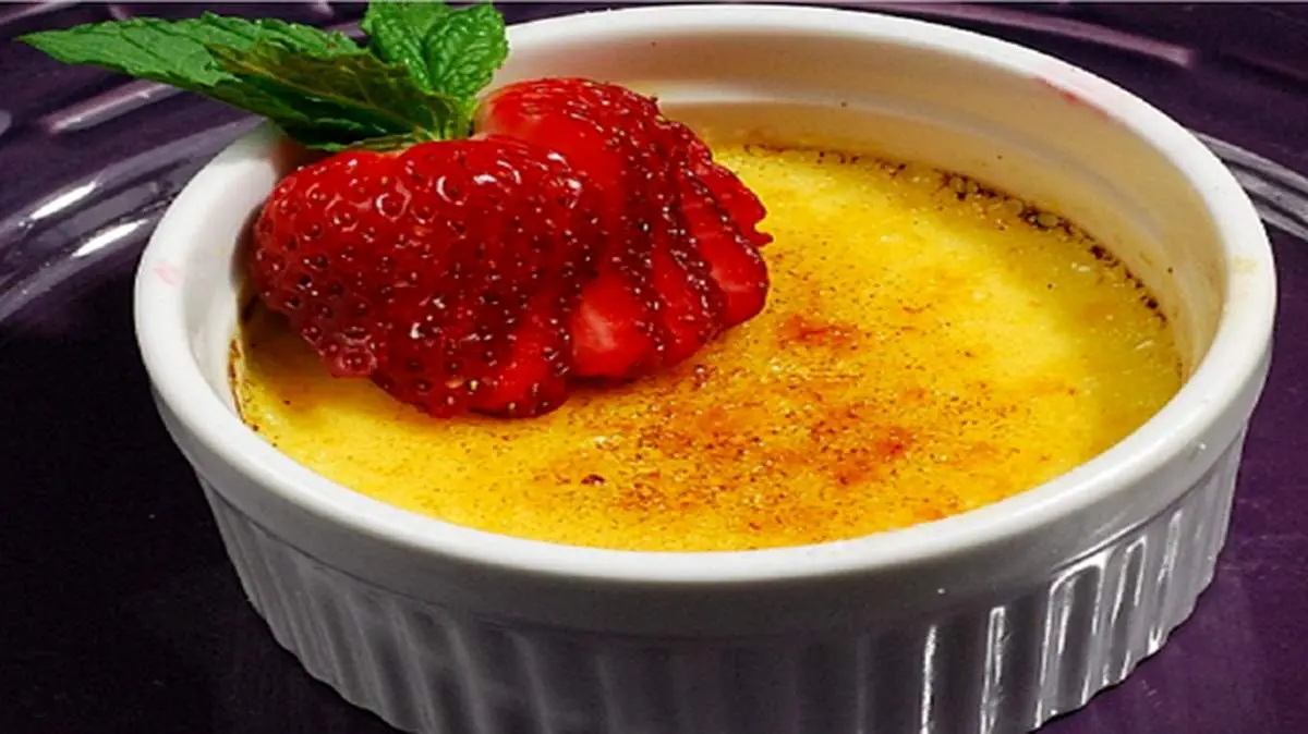طرز تهیه کرم بروله وانیلی بی نظیر و خوشمزه