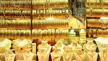 کاهش قیمت سکه و طلا در بازار همزمان با ثبات بهای جهانی طلا / قیمت دلار در بازار آزاد ۲۴ هزار و ۷۰۰ تومان + فیلم