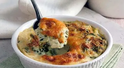 طرز تهیه گراتن اسفناج؛ انتخابی متفاوت برای مهمانی‌های خاص

