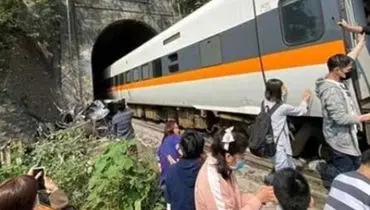 انتشار اولین تصاویر از لحظه حادثه مرگبار قطار مسافری تایوان + فیلم