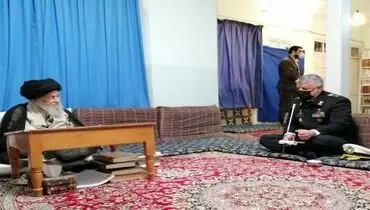 عکسی از دیدار ناگهانی مقام بلندپایه ارتش با یک مرجع تقلید