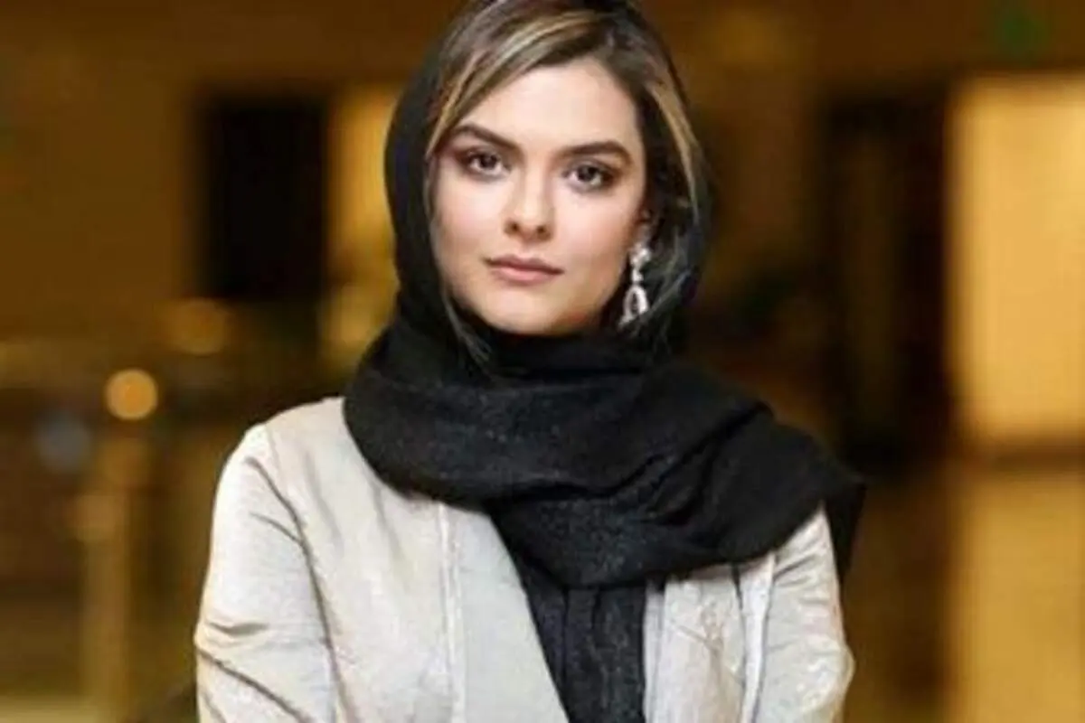 دنیا مدنی و رفقایش بر بام شهر +عکس