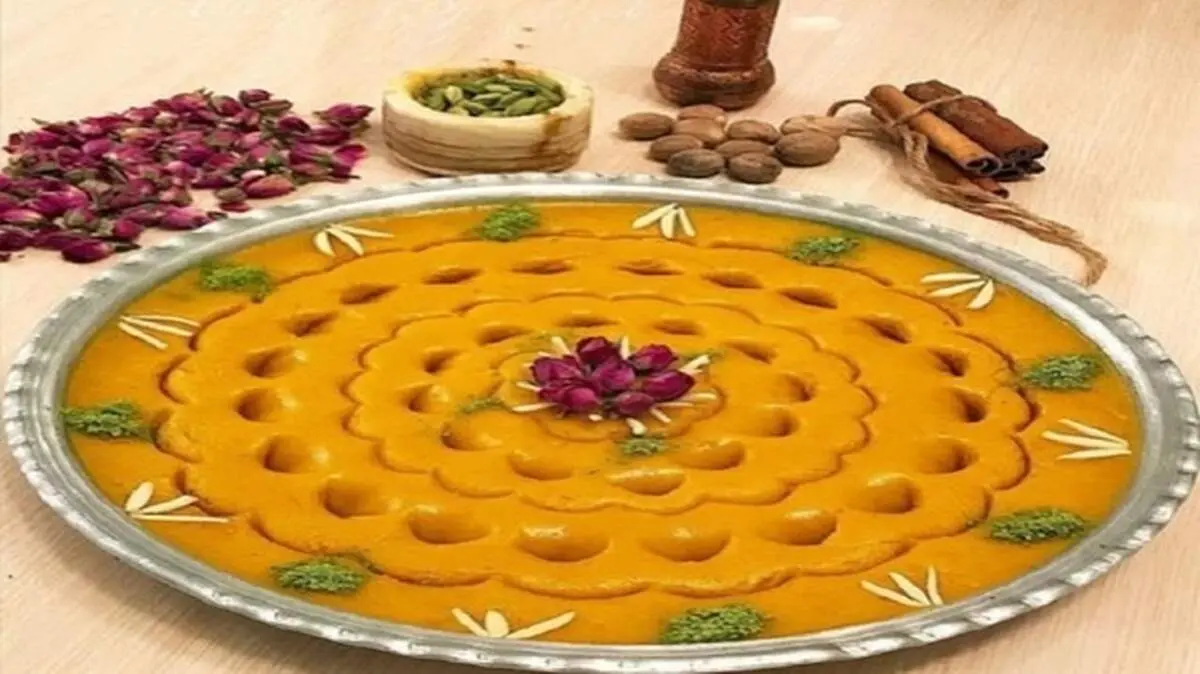 طرز تهیه حلوا زعفرانی و ساده با آرد گندم