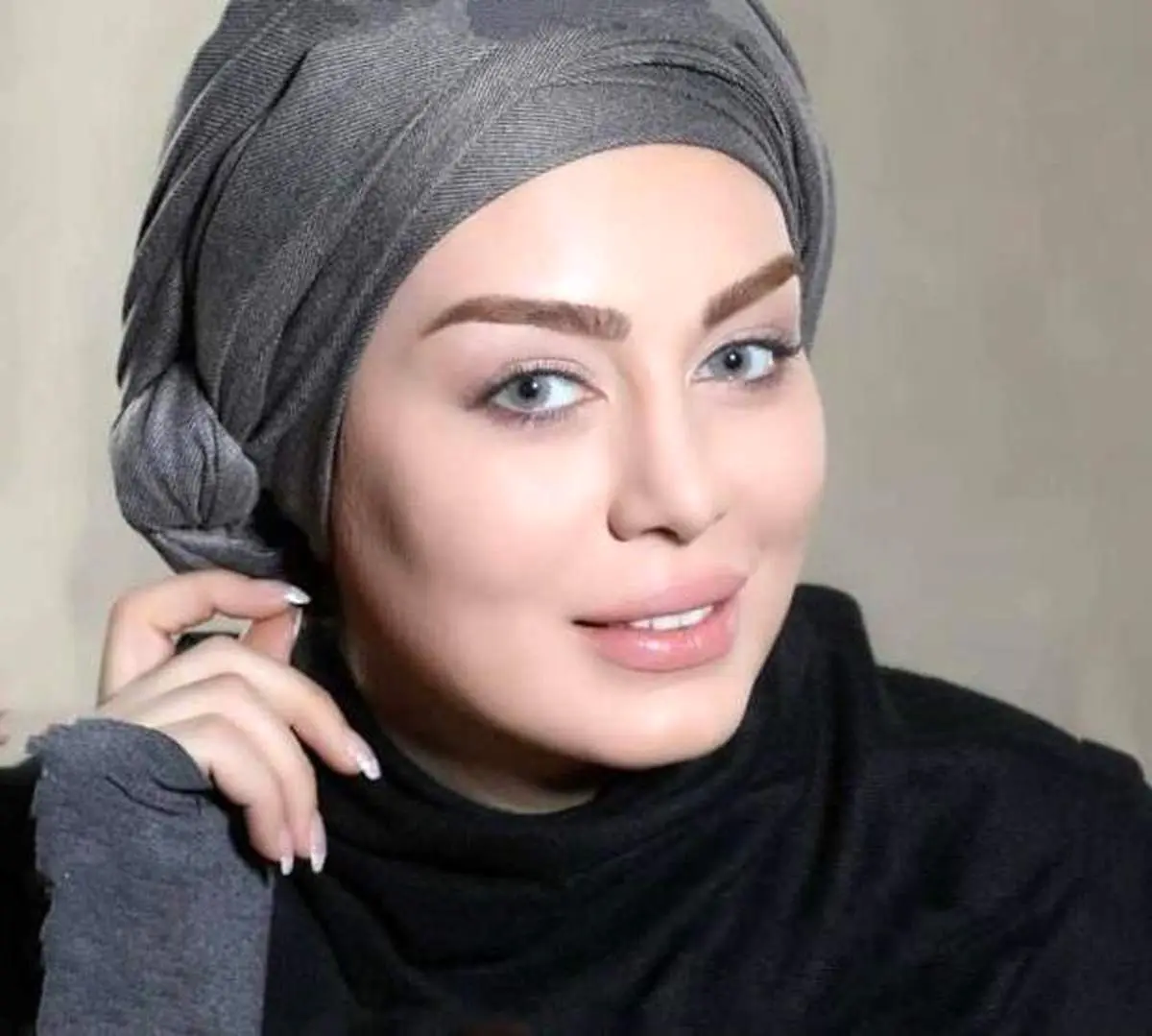 عکس جدید سحر قریشی با تیپ مشکی