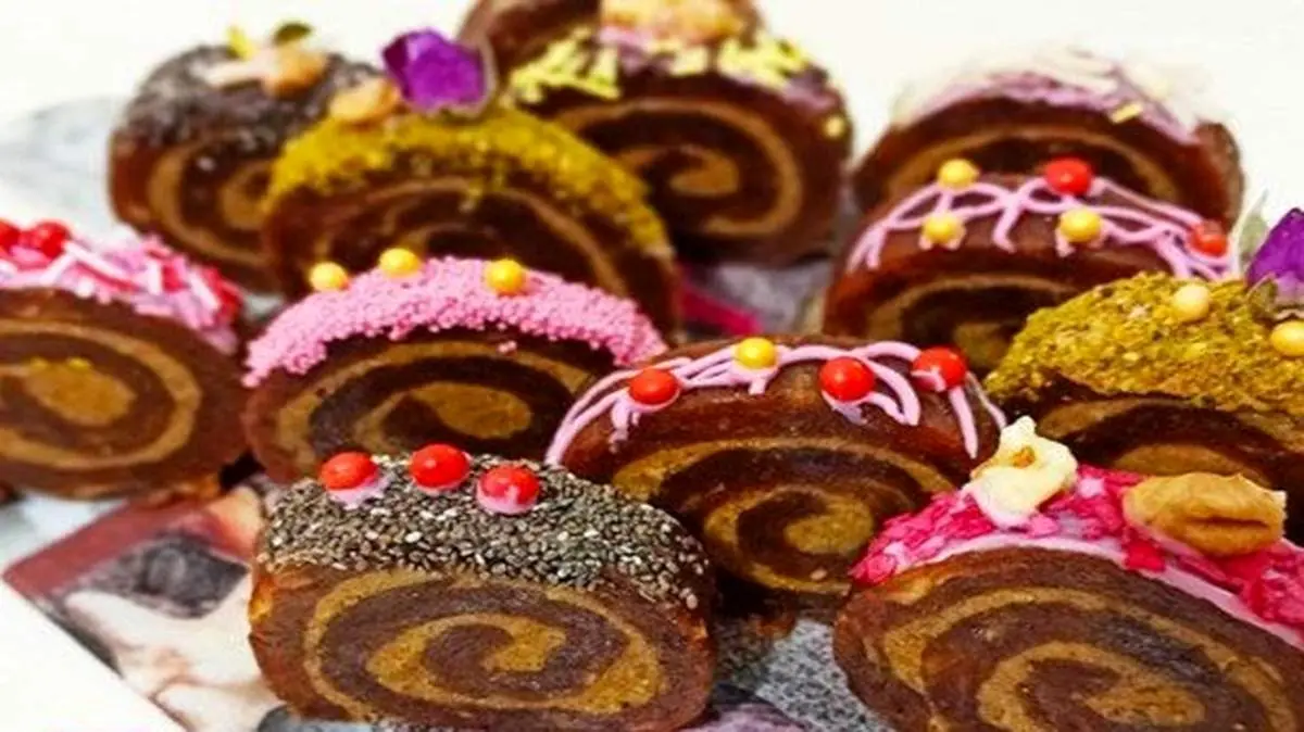 طرز تهیه رولت خرما مقوی برای افطار