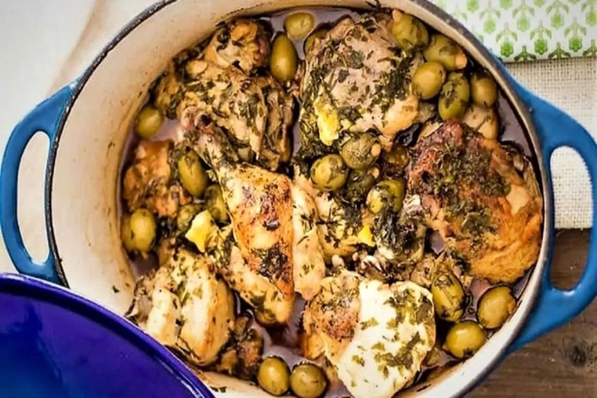 طرز تهیه خورش مرغ و زیتون لبنانی، غذای خوشمزه و مقوی