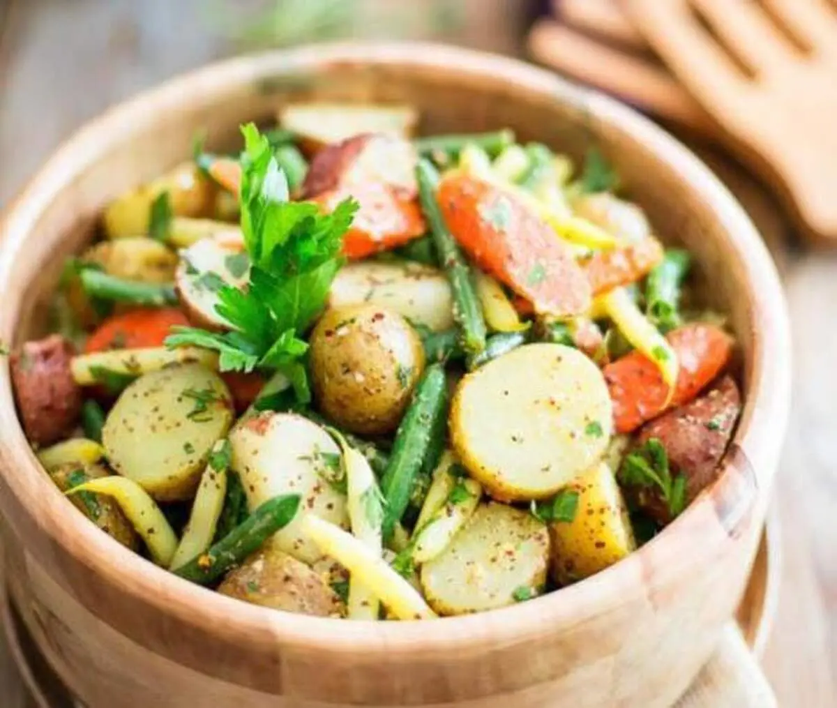 طرز تهیه سالاد سیب زمینی رژیمی