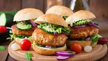 طرز تهیه مینی برگر مرغ خوشمزه و لذیذ