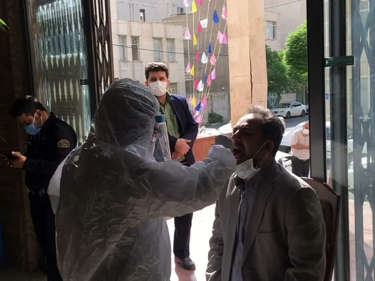 غربالگری روزانه 300 خانواده ساکن منطقه 13