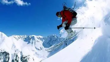 فرود با اسکی در خطرناک ترین شرایط + فیلم
