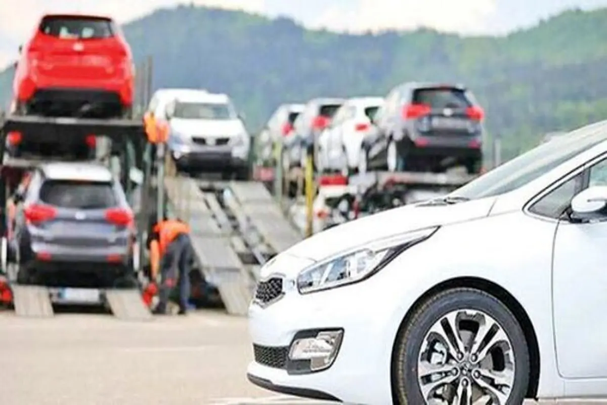 ریزش قیمت خودرو‌های وارداتی در فروردین ماه/ سورنتو ۲۰۰ میلیون تومان ریخت