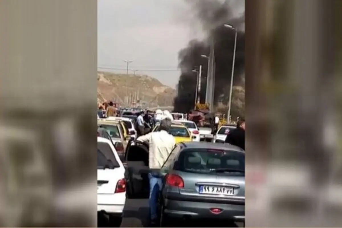 آتش گرفتن یک پژو ۴۰۵ در اتوبان تهران - پردیس + فیلم