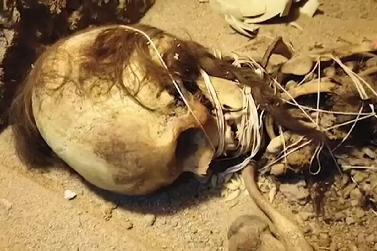 مومیایی اسکلت یک زن ۱۳۰۰ ساله در یزد + فیلم