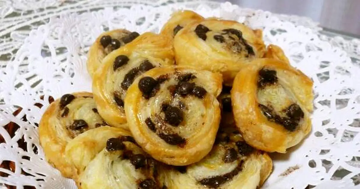 طرز تهیه پنکیک پفکی با مغز شکلات + فیلم
