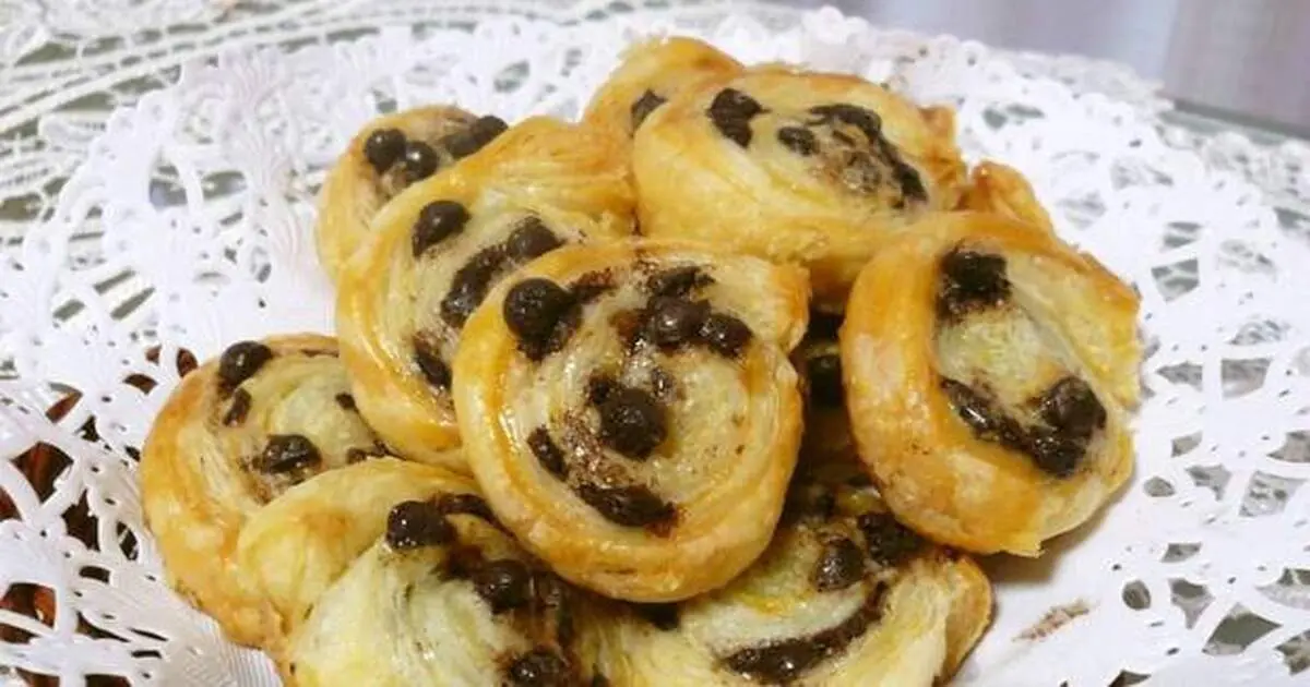 طرز تهیه پنکیک پفکی با مغز شکلات + فیلم