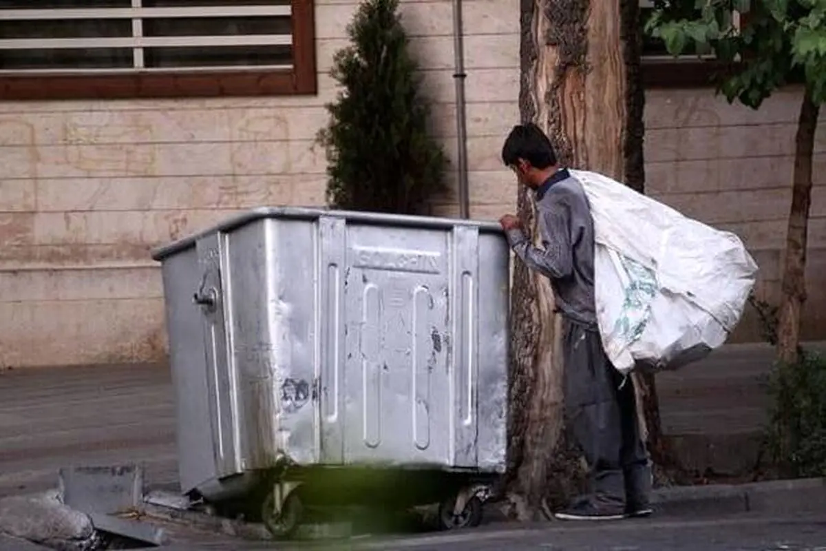 گلایه های کودک زباله گرد: من ایرانی نیستم؟ + فیلم