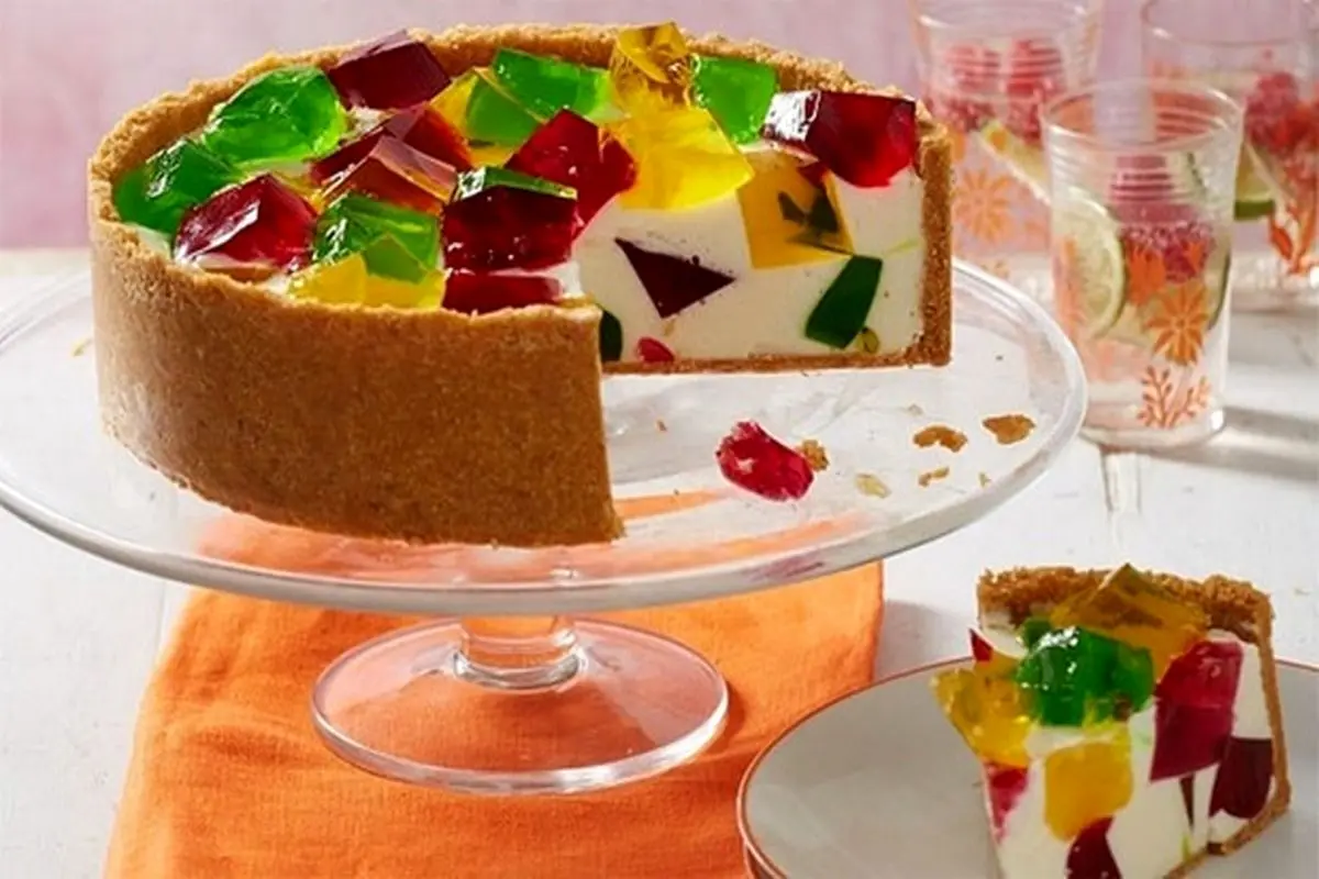 طرز تهیه چیز کیک با ژله خرده شیشه