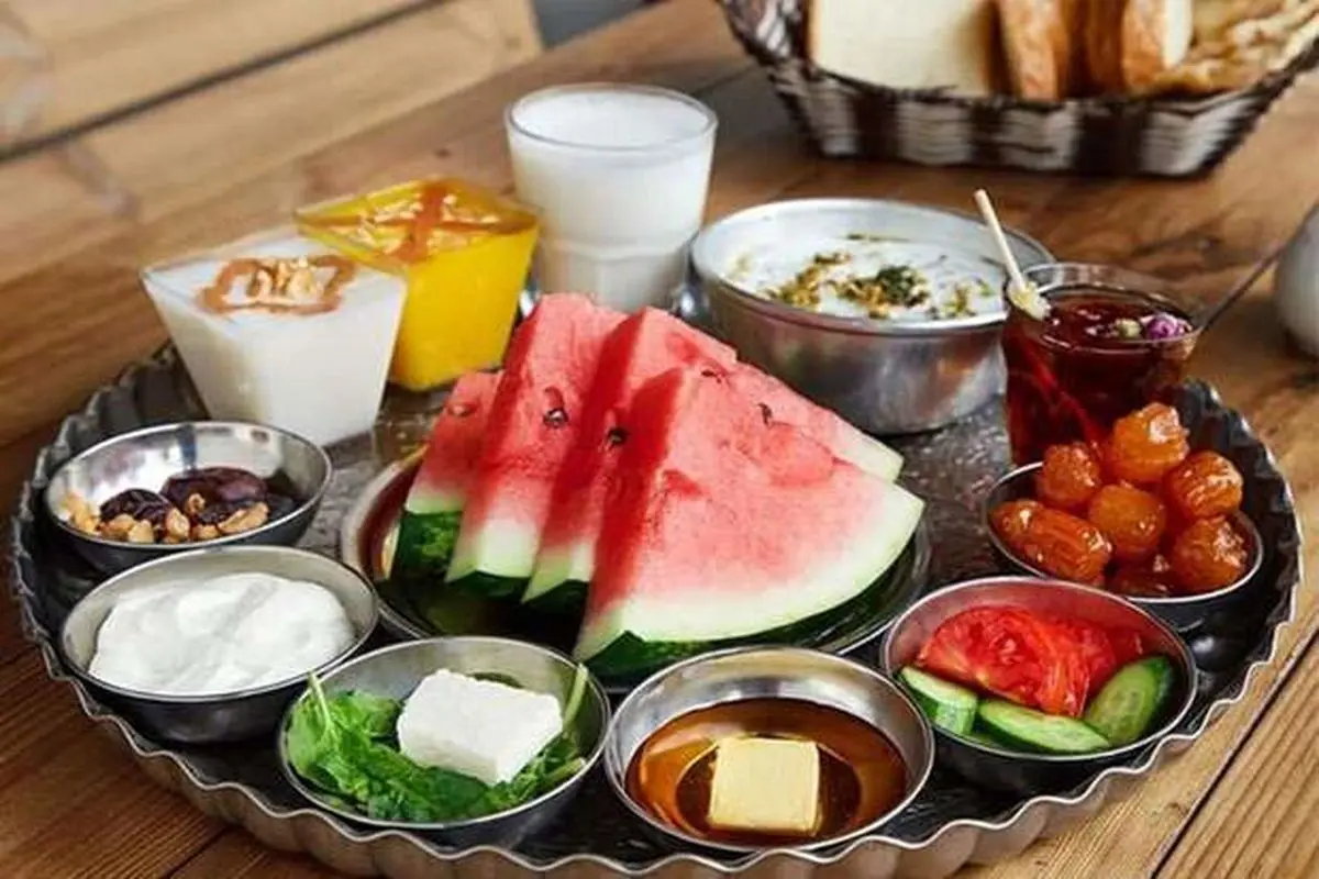 روش صحیح خوردن افطاری در ماه رمضان