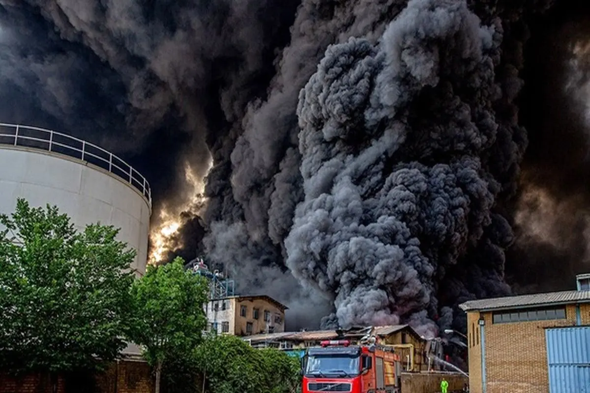 آتش سوزی در کارخانه تولید الکل قم