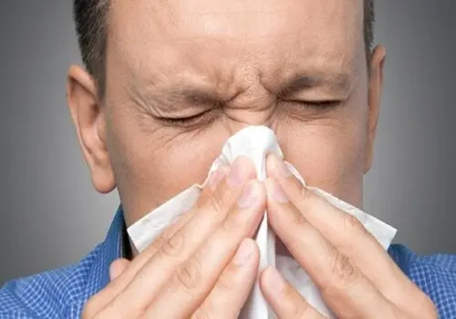 چرا بدون سرماخوردگی دچار آبریزش بینی می‌شویم؟

