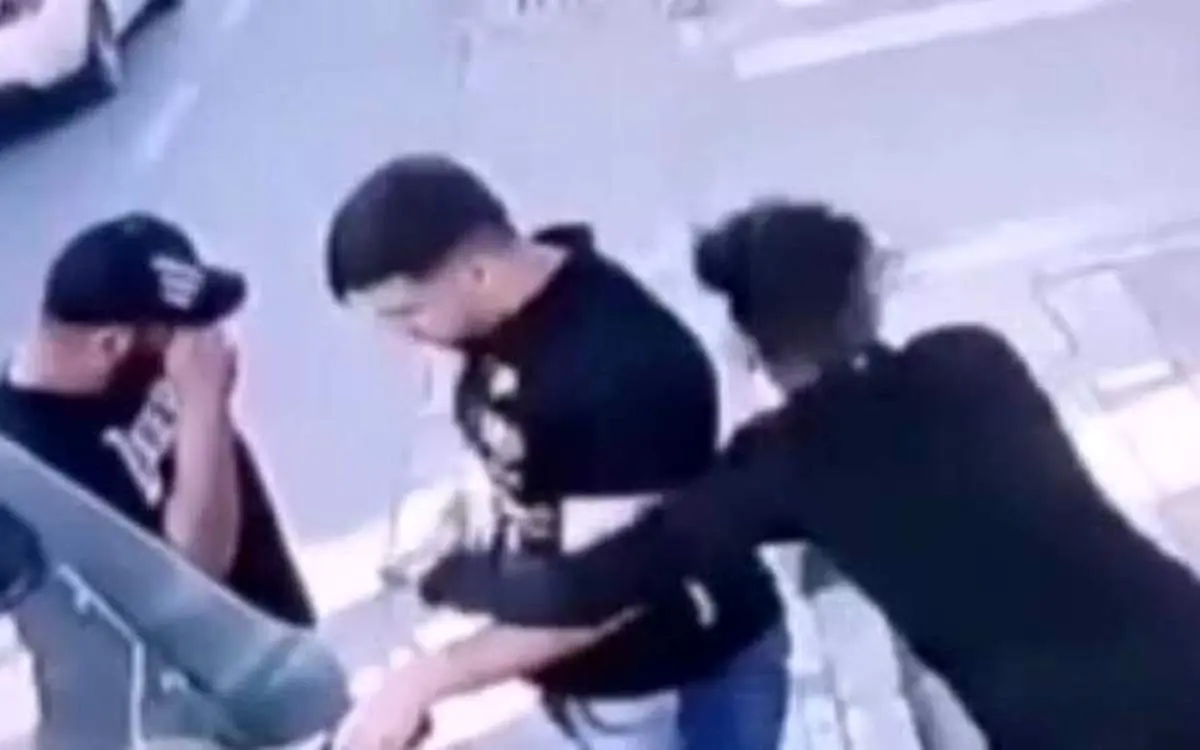 لحظه گوشی‌قاپی ترسناک در روز روشن در تهران + فیلم