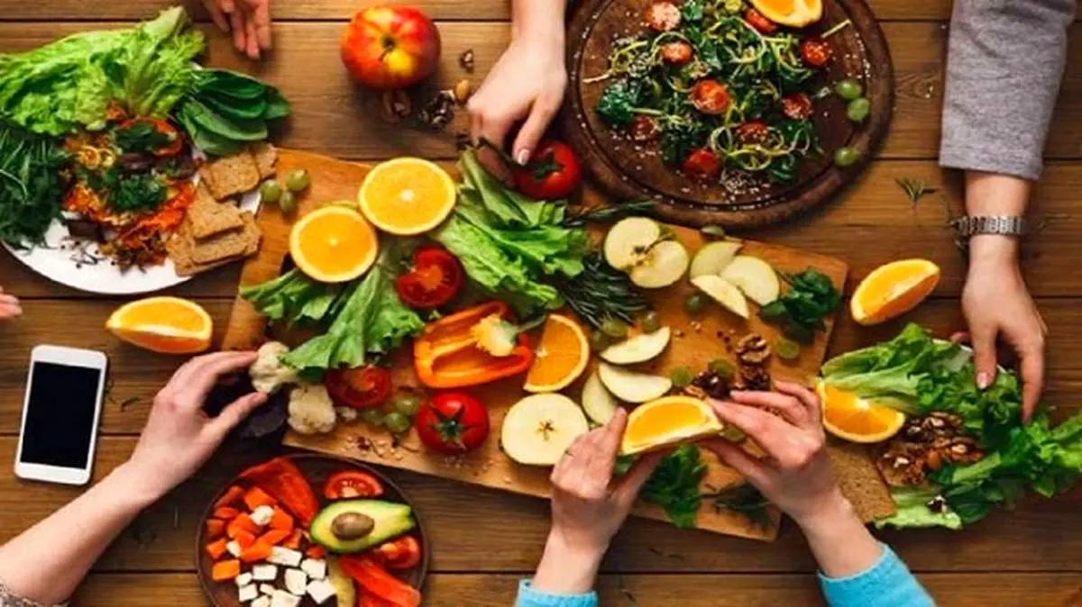 رفع مشکلات پوستی با برنامه غذایی مفید