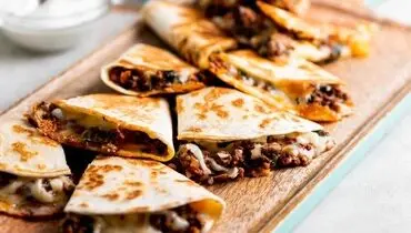 طرز تهیه کسادیای گوشت و پنیر + فیلم