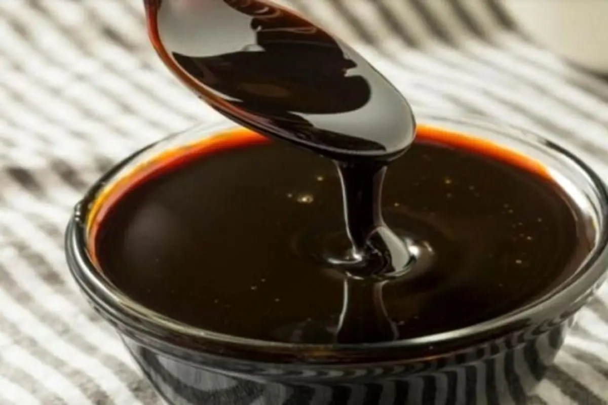 فواید خوردن عسل سیاه و مضرات زیاده روی در مصرف آن
