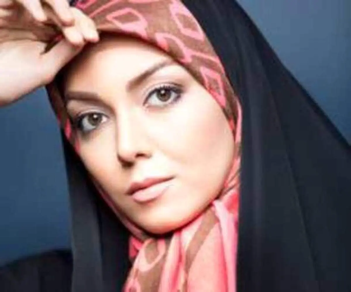 سنگ مزار مرحومه آزاده نامداری در چهلمین روز درگذشت او +عکس