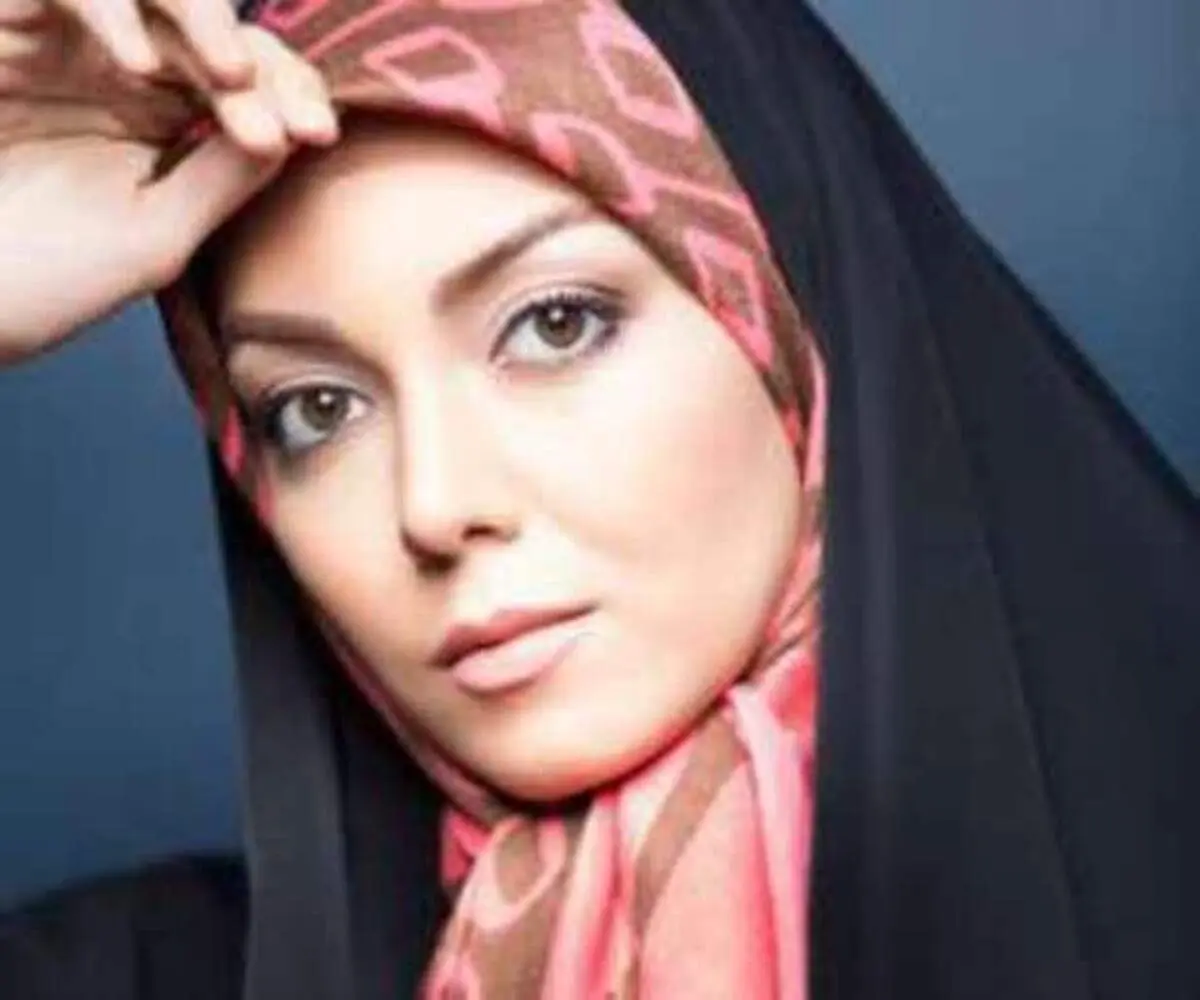 سنگ مزار مرحومه آزاده نامداری در چهلمین روز درگذشت او +عکس
