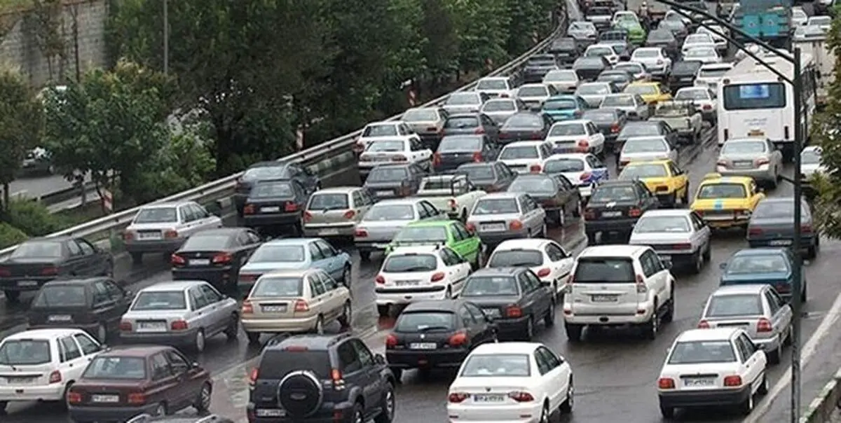 افزایش ۲۳ درصدی تردد خودرو در جاده ها/ ترافیک سنگین در آزادراه کرج-تهران