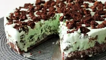 طرز تهیه کیک بستنی شکلات نعنایی