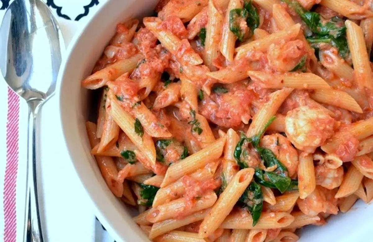 طرز تهیه پاستا با سس بلونز، غذای لذیذ