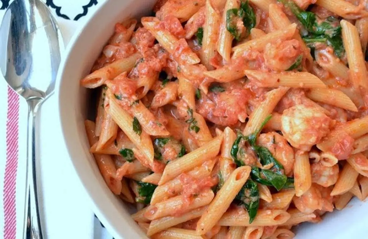 طرز تهیه پاستا با سس بلونز، غذای لذیذ