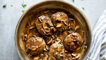 طرز تهیه استیک سالیسبوری با قارچ خوشمزه و خاص