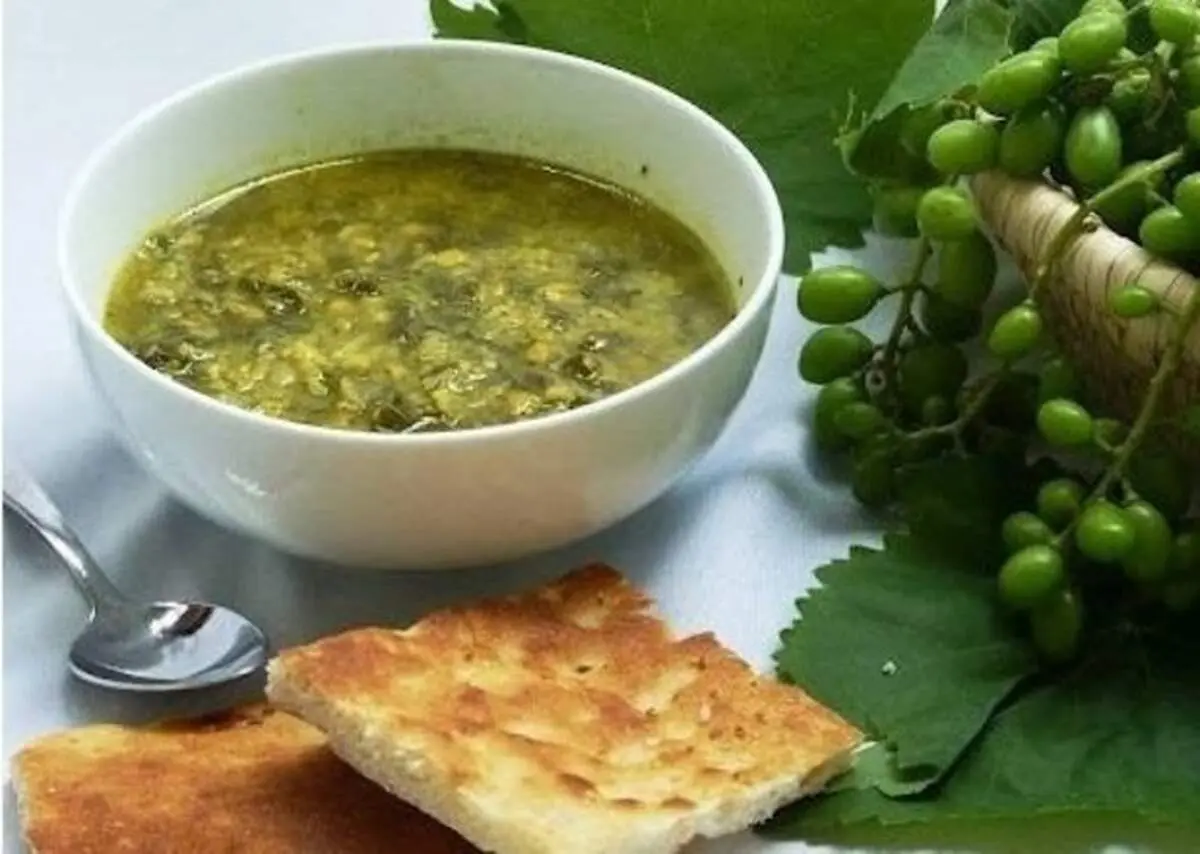 طرز تهیه آش برگ مو
