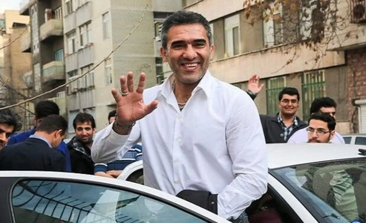 عکس زیرخاکی از عابدزاده، پسرش و خاکپور