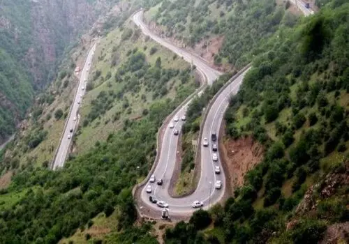 با اعلام فرمانده پلیس راه کندوان؛ محور چالوس-کرج یک طرفه شد
