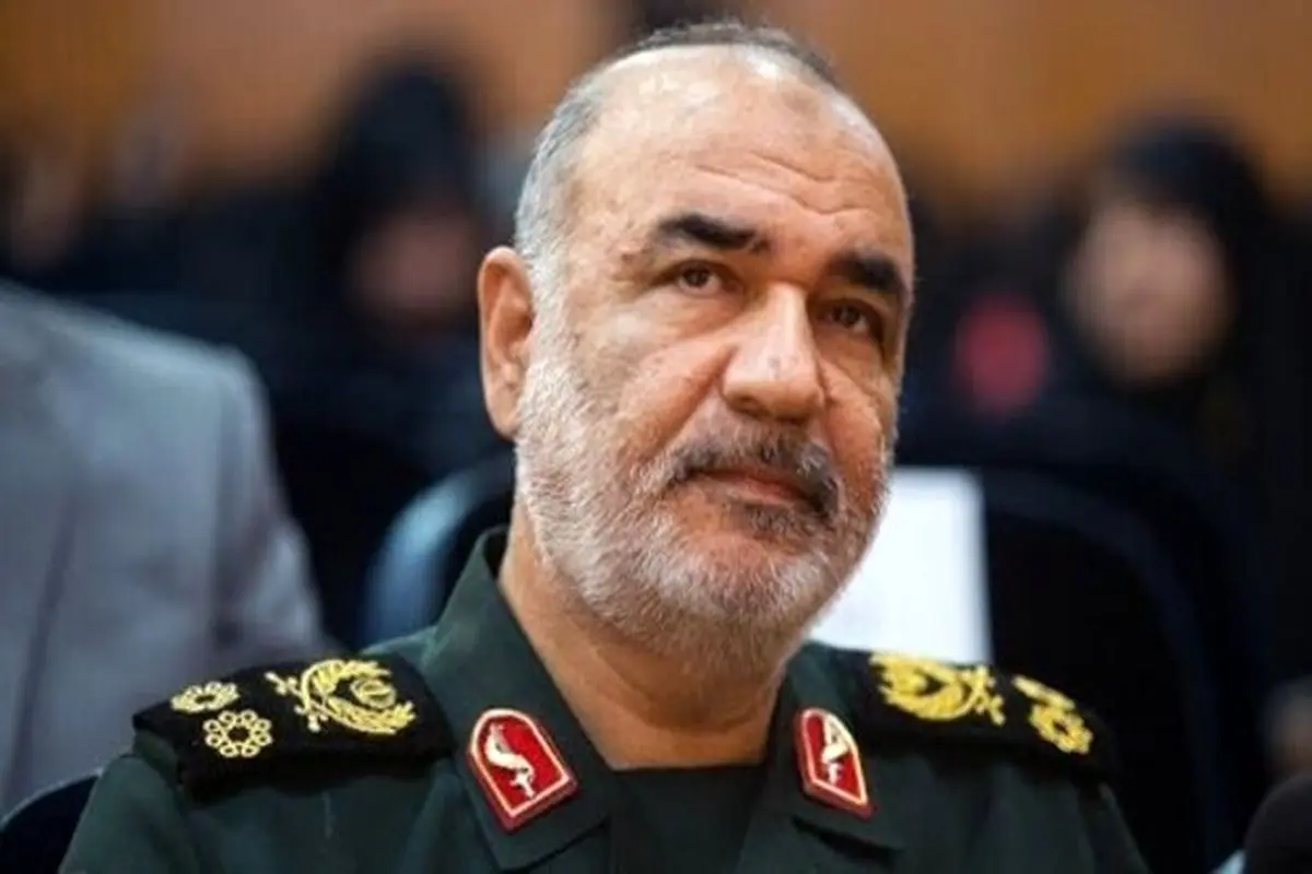 
فرمانده کل سپاه: دشمن را با شکستهای خفت بار روانه گورستان تاریخ میکنیم