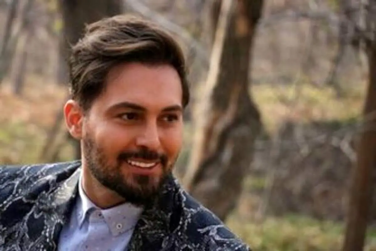 میوه چیدن آقای بازیگر در باغ+عکس