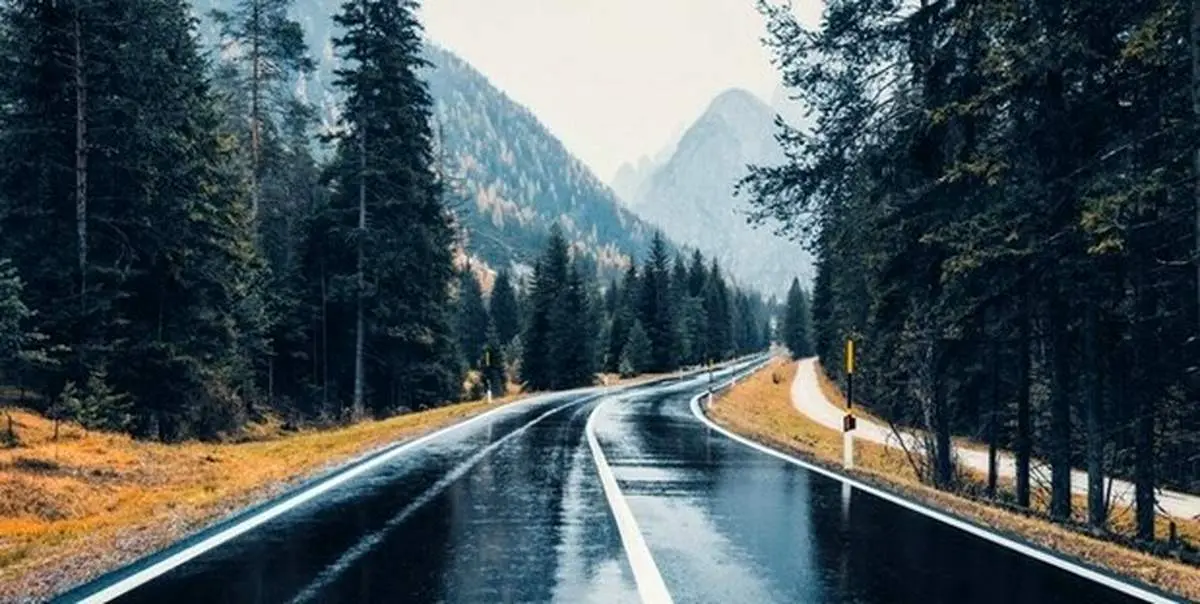 ترافیک در آزادراه قزوین-کرج-تهران / بارش باران در جاده‌های ۸ استان