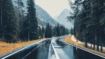 ترافیک در آزادراه قزوین-کرج-تهران / بارش باران در جاده‌های ۸ استان