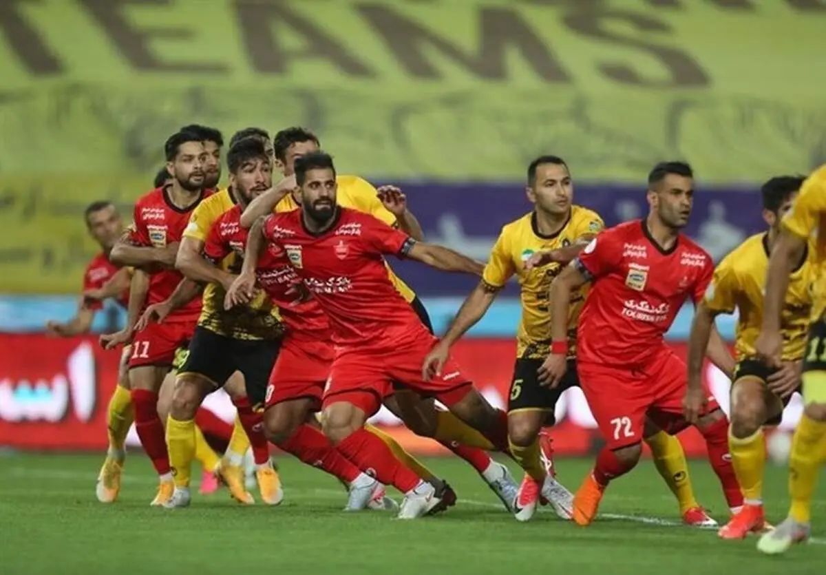 کتک کاری بازیکنان سپاهان و پرسپولیس در پایان بازی+ فیلم و تصاویر