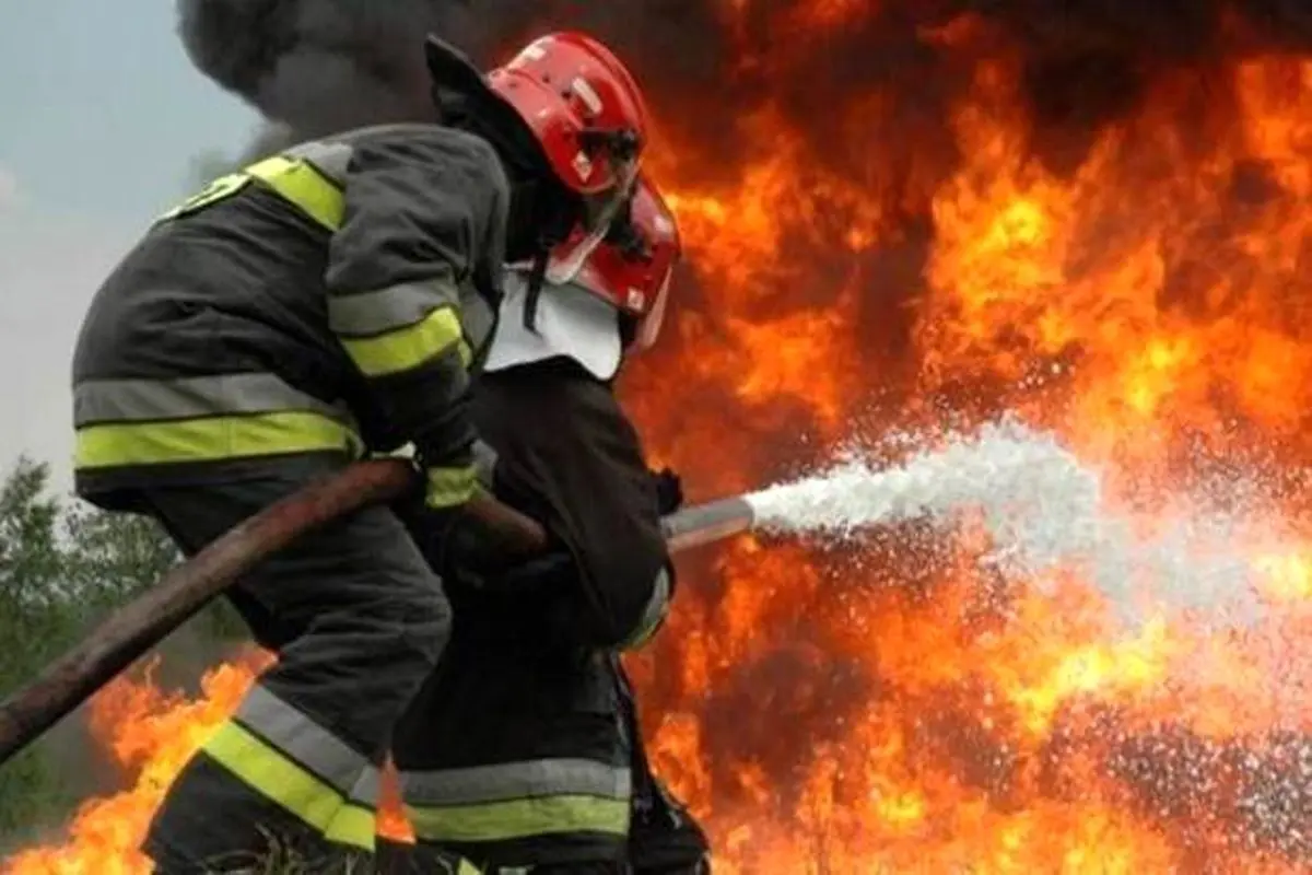 آتش‌سوزی در انبار مملو از لوازم خانگی در تهران
