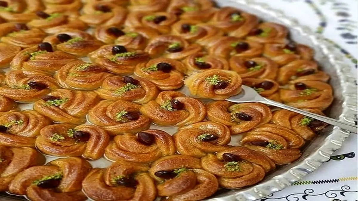 طرز تهیه شیرینی ترکیهای تاتلیسی گل